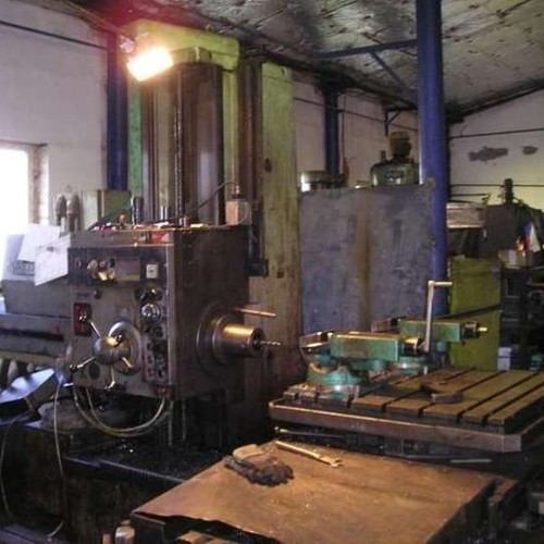 Horizontal boring machine 